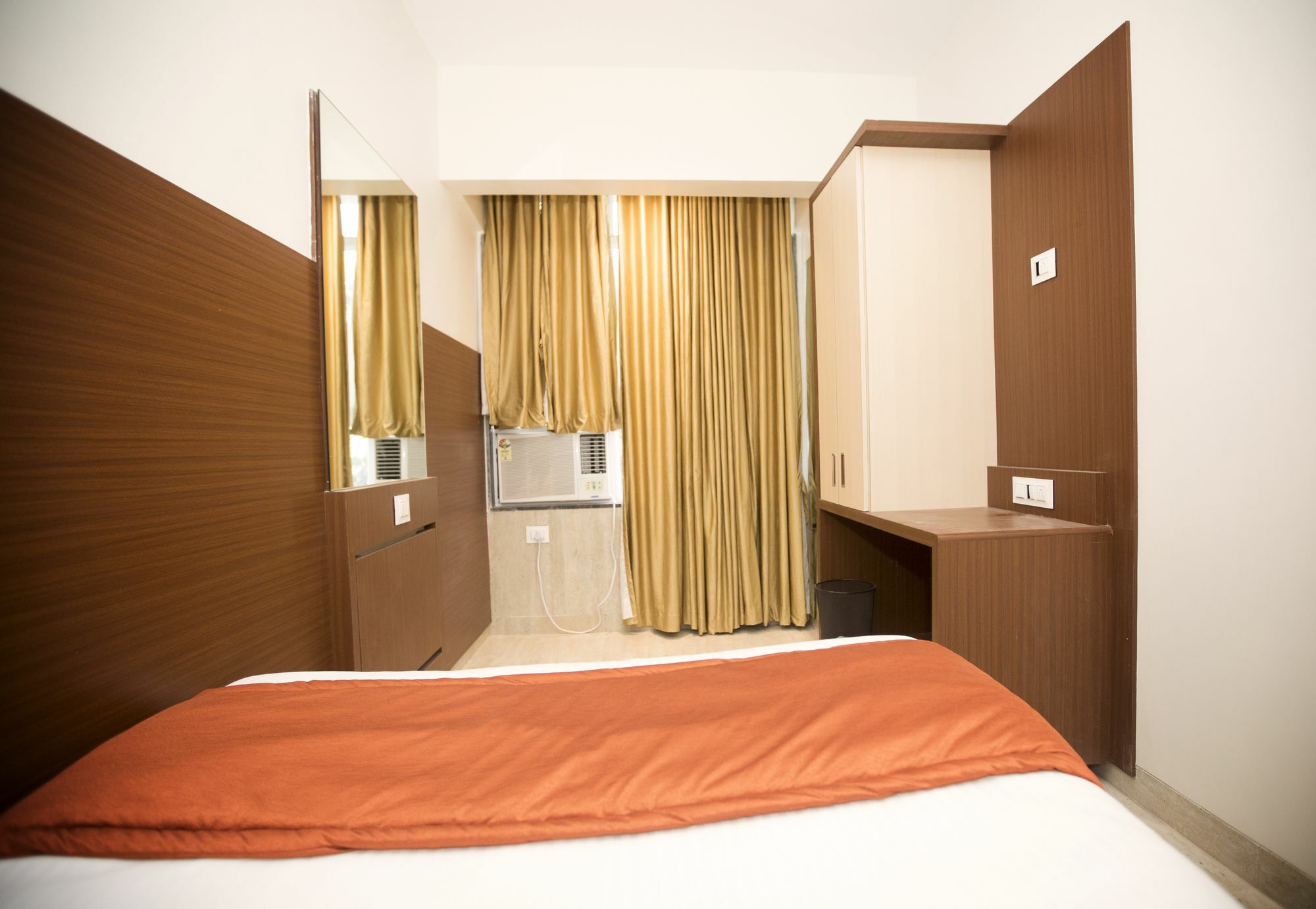 Hotel Spring Inn Bombay Extérieur photo